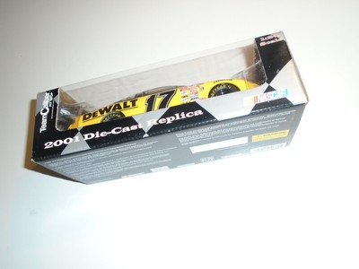 Team Caliber 1/24 Ford Taurus #17 DeWALT 2001 - Matt Kenseth - NEUF Sous Blister