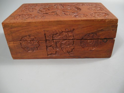 Caja de joyas/baratijas de madera tallada a mano vintage tapa con bisagras de la India - Imagen 6 de 11