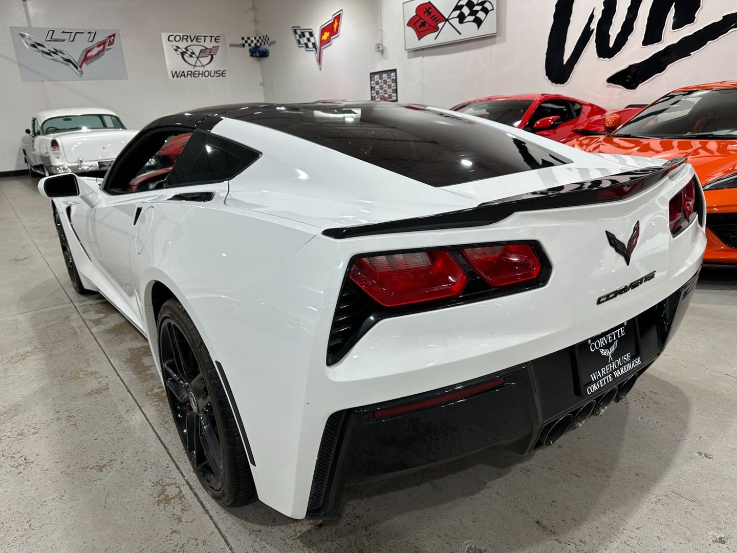 2015 [G8G] Arctic White Chevrolet Corvette   | C7 Corvette Photo 4