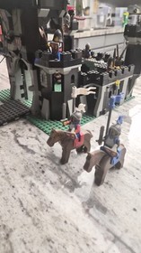 LEGO Castle: Black Monarch's Castle (6085) Extra parts! Complete w Instructions!