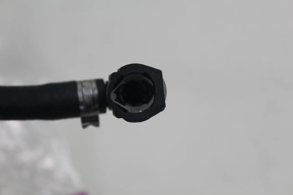 Aprilia RSV4 1000 17-20 Tuono OEM Fuel Gas Petrol Pump Assembly B043925 NICE! - Image 4 of 4