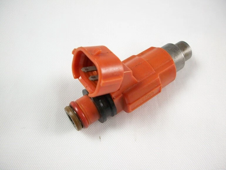 INYECTOR DE COMBUSTIBLE MITSUBISHI SUZUKI NIKKI CDH210 INP-771 Foto 2 de 2