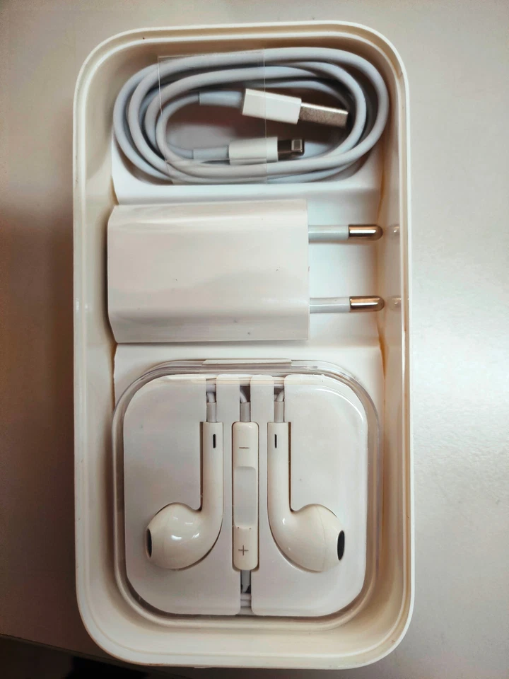 APPLE IPHONE 5C 16GB ORIGINALE come nuovo perfetto completo no SIM-lock-BIANCO - Immagine 2 di 4