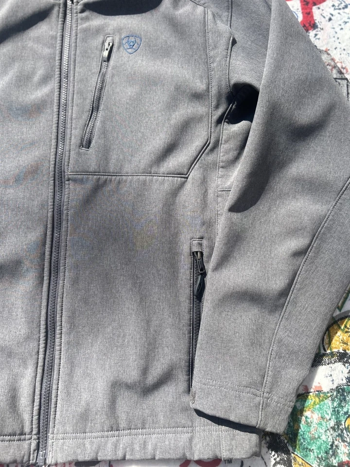 Chaqueta Ariat negra Soft Shell 2.0 deletreada resistente al viento y al agua para hombre talla M Foto 4 de 4