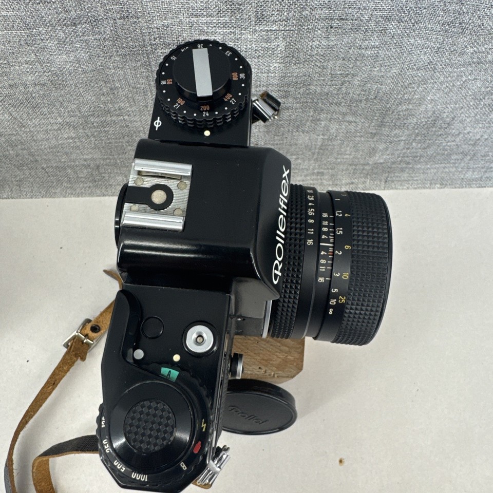 Rolleiflex SL35 Rolleifex SL35, A 35mm SLR camera with TTL