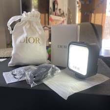 DIOR Cell Phone FLASH LED LIGHT for selfie Videos with pouch New in Box
