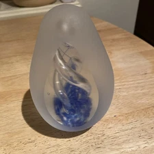 Frosted Faceted Art Glass Blue Bubble Swirl Egg Shaped Paperweight 5"