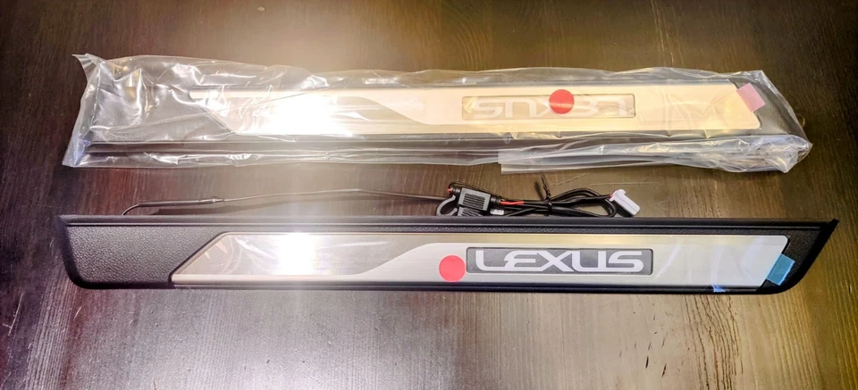 Lexus ES350 2019-25 Genuine OEM Illuminated Front Door Sills 2pc Set BLK+WHT LED - Image 2 of 4