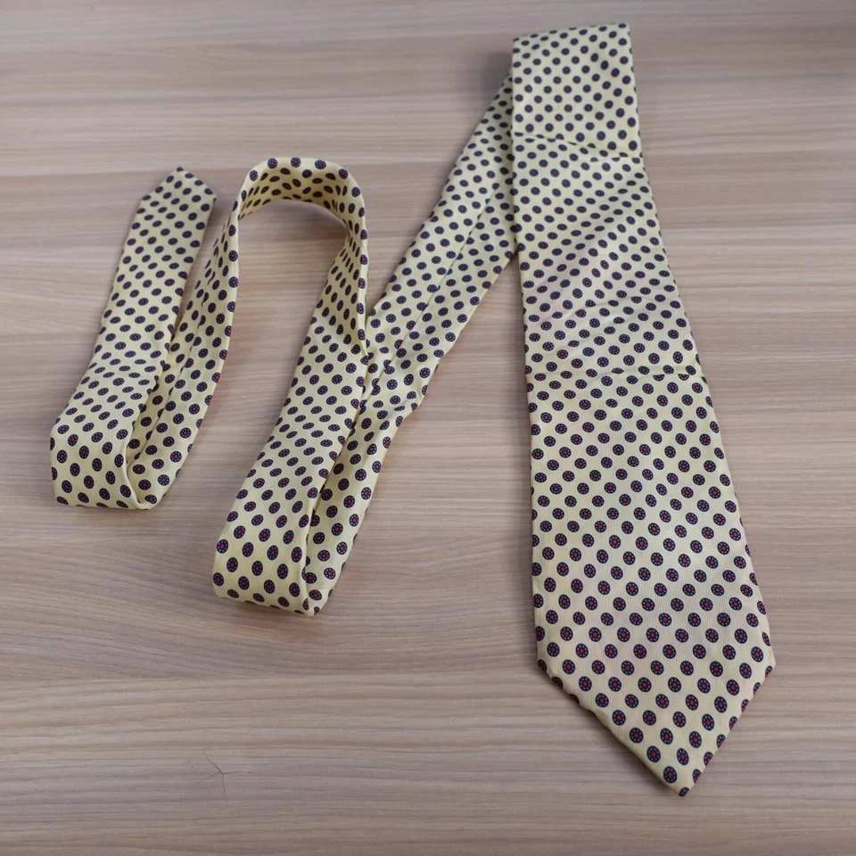 Corbata de cuello Boston Traders para hombre azul amarillo seda medallón foulard clásico ligero Foto 3 de 4