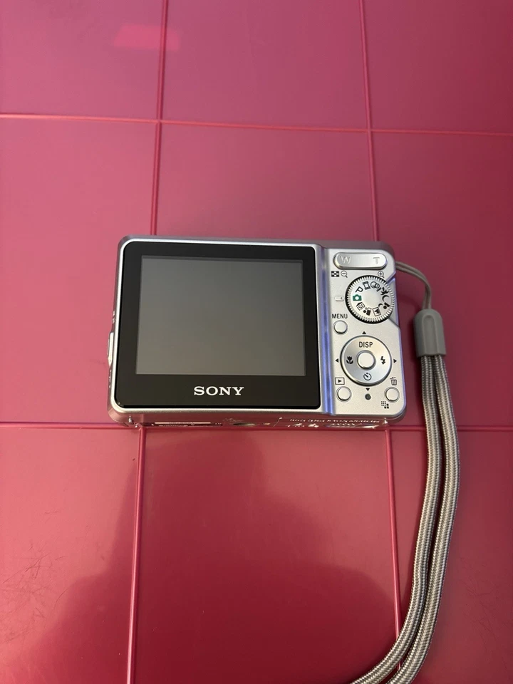 Câmera Digital Sony CyberShot DSC-S730-RETRO-7.2 MP e Cartão SD Testado Quase Perfeito - Imagem 3 de 4
