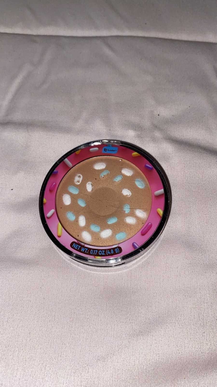 Glow Enhancing Highlighter Makeup for a Radiant Look-image
