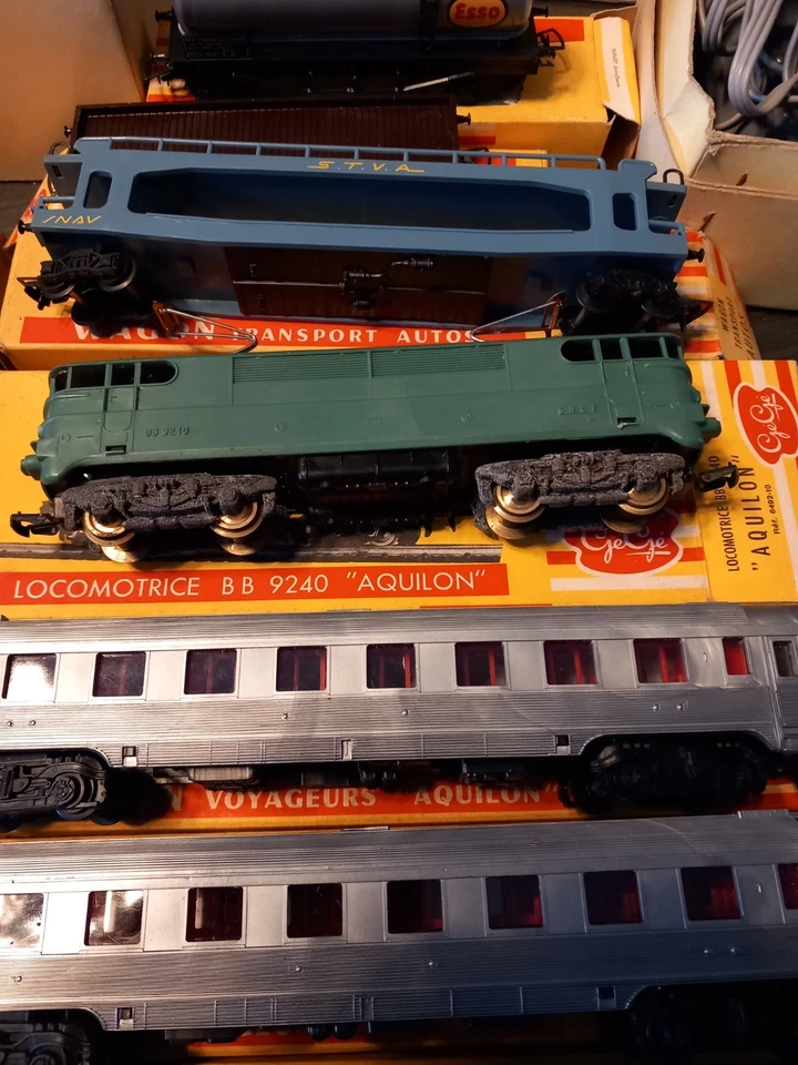 Train  electrique Gégé Grand Coffret Aquilon Ho BB 9240 - Photo 4/4