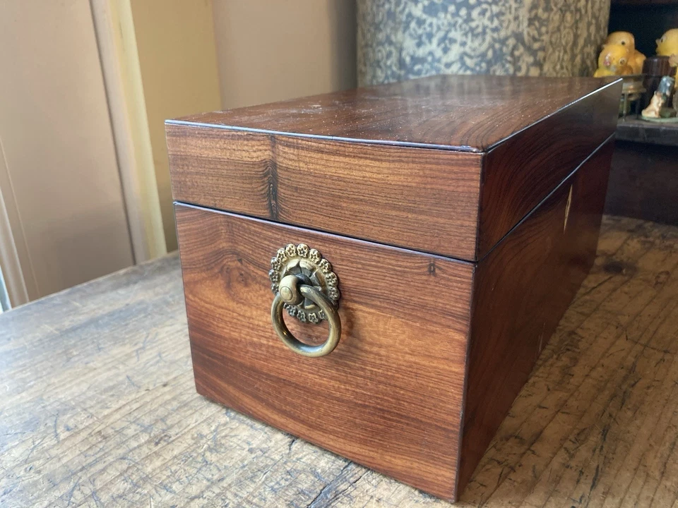 ANTIGUA Caja de Carrito de Té con Escudo de Hueso Bonito Grano de Madera Foto 2 de 4