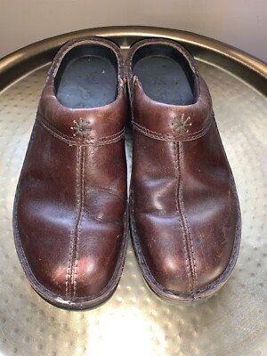 Women s Naot Darma Size 40/9.5  missing insoles 
