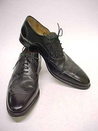 Shoes Size 9D ~ Black Wingtip Lace 