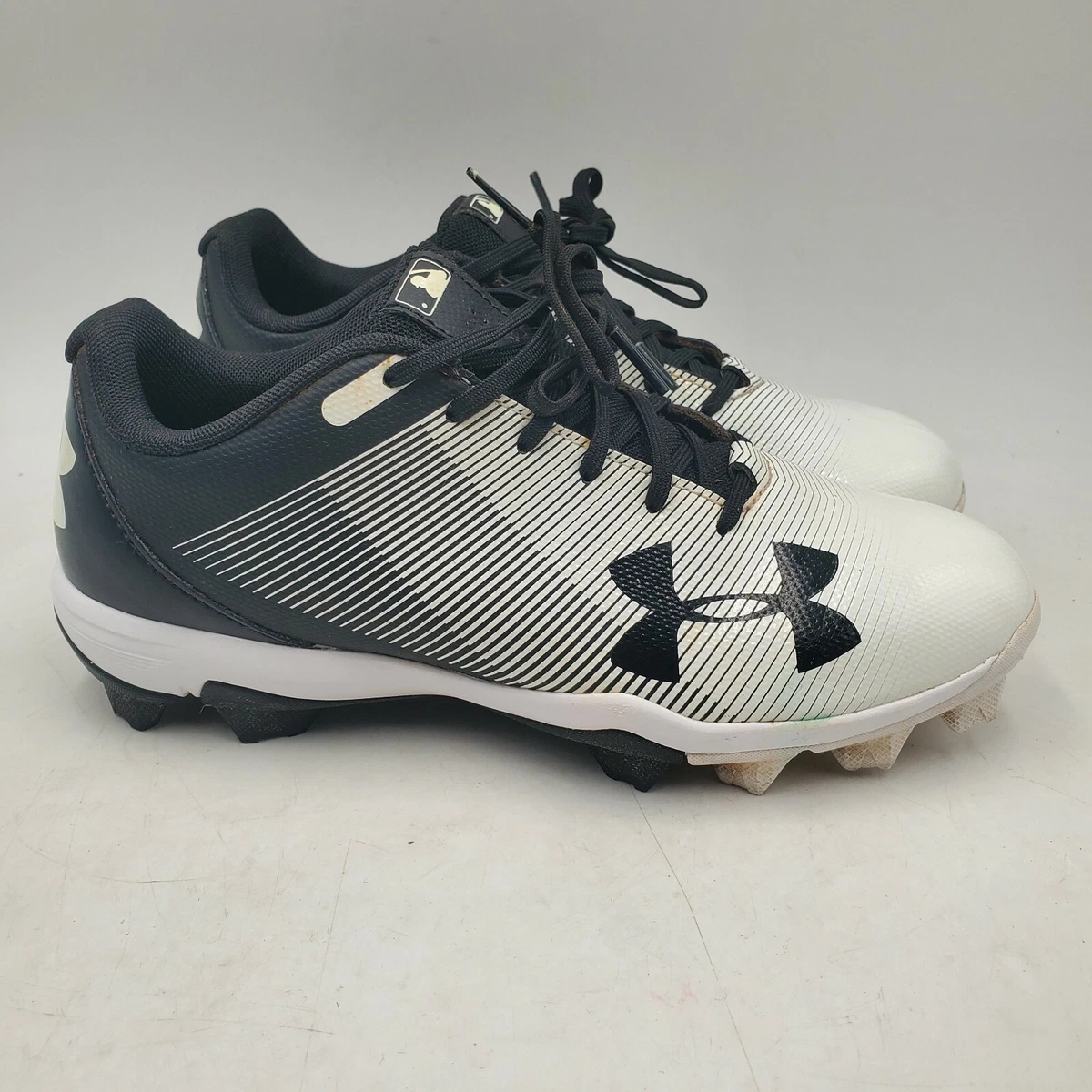 Under Armour Leadoff Cleats Baseball Softball Shoes 5.5 Youth 1297316 011 Black