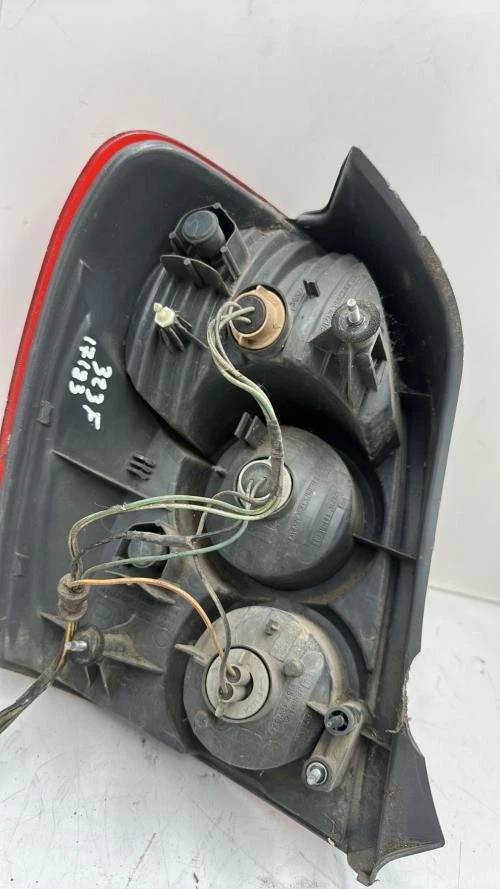 Feu arriere principal droit (feux) MAZDA 323 6 BL5P51170 RF4F - Photo 3/4