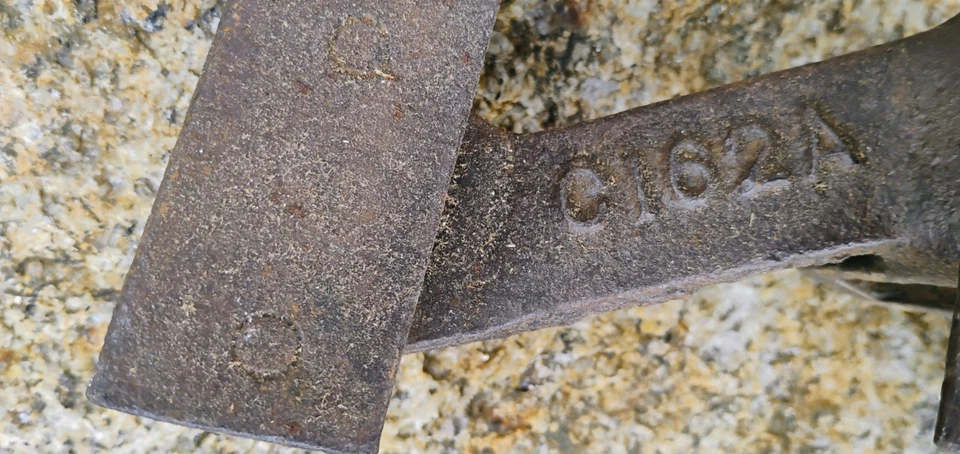 Antiga cabeça de ferramenta de jardim fazenda ancinho garra enxada cultivador 3 dentes C162A - Imagem 3 de 3