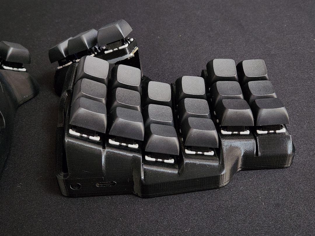 (中古) Charybdis mini 完成品 無線化 Bluetooth 黒 中古) Charybdis mini 完成品 無線化 Bluetooth 黒 - メルカリ