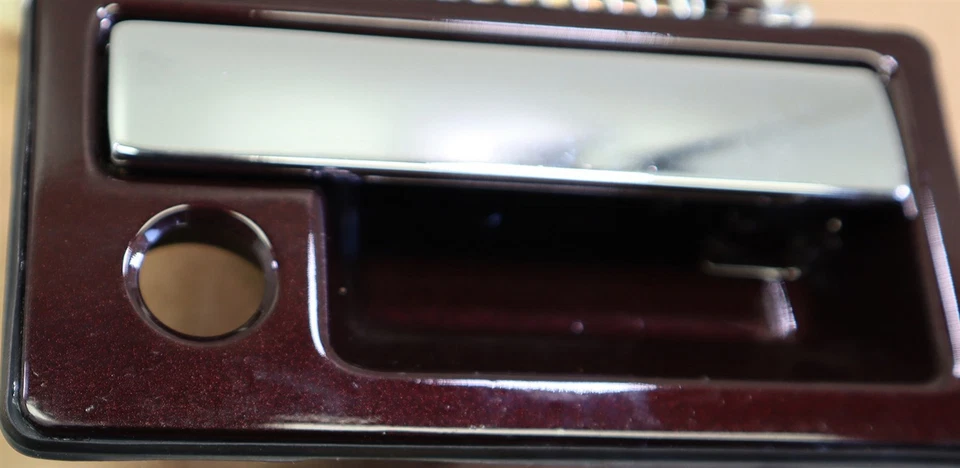 92-93 Dynasty Passenger Door Handle 0FS06LM9 New Old Stock NOS OEM Factory - Image 4 of 4