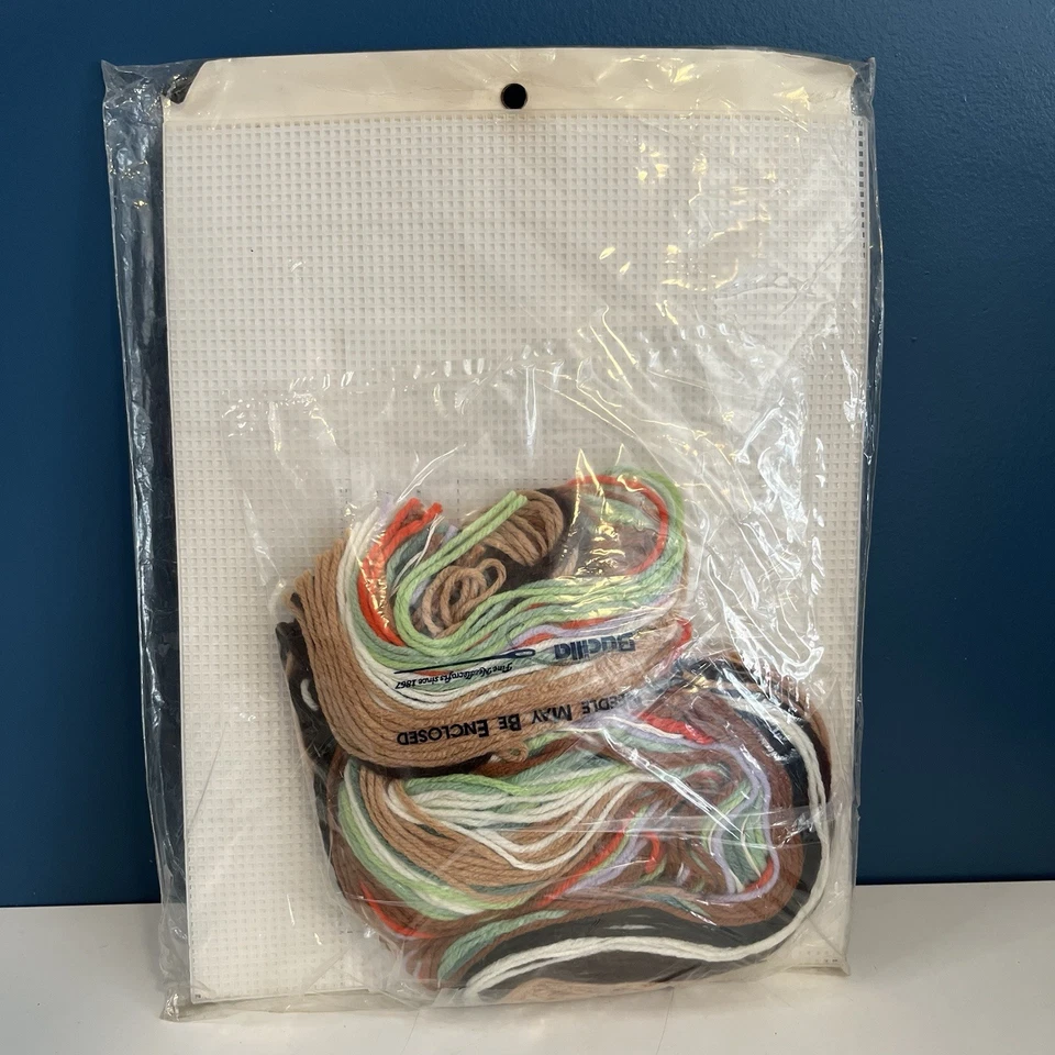 VTG Bucilla Craft Kit English Cottage RECIPE BOX Kitchen Plastic Canvas 6"x7" - Image 3 of 4