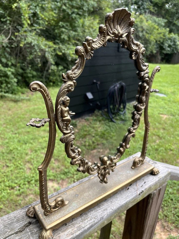 Espejo tocador rococó francés antiguo espejo de mesa de latón detalle de querubín ornamentado Foto 3 de 4