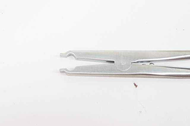 Codman 20-5115 Surgical Raney Scalp Applying Forceps Mj5 for sale ...