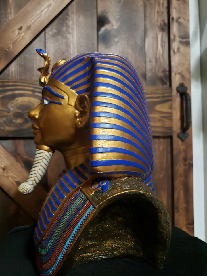 Escultura de faraón 1975-2000 poliestireno egipcio detallada firmada y fechada Foto 4 de 4