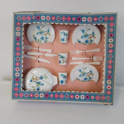 JOUET ANCIEN COFFRET dînette en porcelaine dans sa boîte d’origine EUR