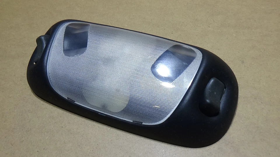 1997-2004 Ford Mustang Interior Dome Light - Image 3 of 4