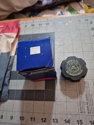 NEW Genuine OEM OMC COBRA EVINRUDE JOHNSON Oil Cap 3854008