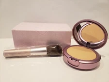 Mally- Perfect Skin Illuminating Refiner - With Brush & Puff - Medium - 0.26 Oz