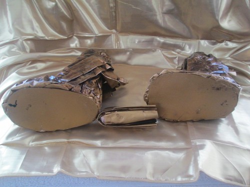 Fitz & Floyd Gold-Look Paper Mache Nativity Pieces: Holy Family & 3 Wise Men - Picture 9 of 9