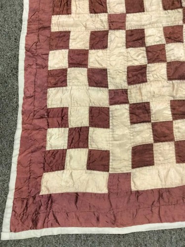 OUTSTANDING Vintage Hand Quilted Silk Nine Patch Red and Cream Quilt 84"x64 Good - Picture 4 of 6