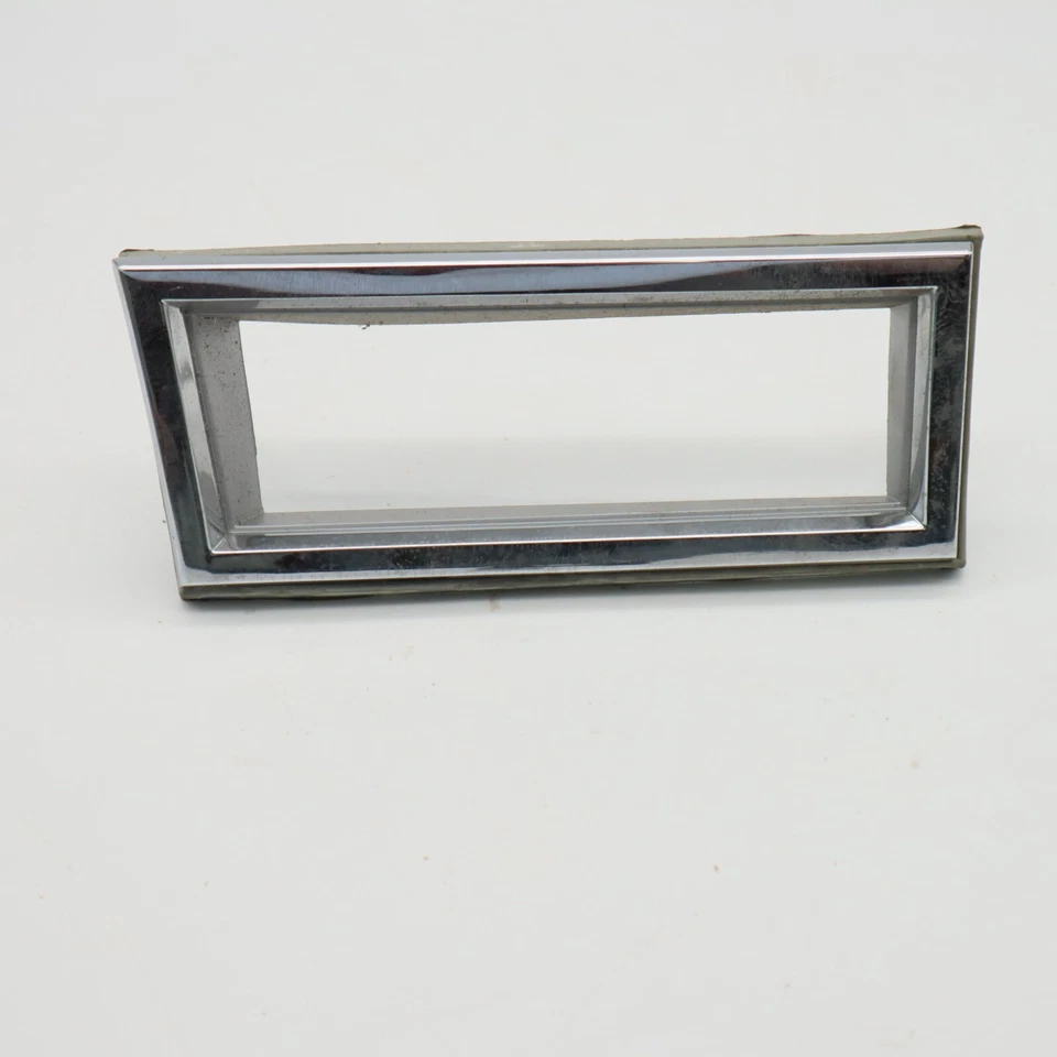 Bisel marcador delantero derecho Ford Granada Mercury Cougar 1981-82 e1dz-15a440-a nuevo de stock Foto 2 de 4