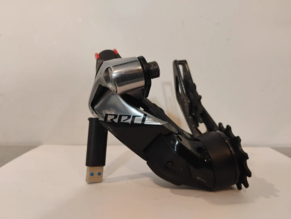 SRAM Red AXS eTap HRD 2x Electronic Road Groupset - Image 3 of 4