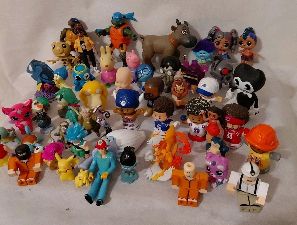 Лот из 56 смешанных игрушек, Pokemon, Funko, Disney Pixar, DreamWorks Plus - Изображение 2 из 4