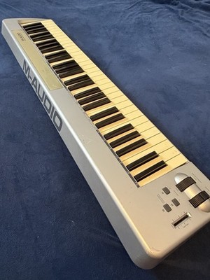 M Audio Keystation 61 ES Midi Controller Keyboard Tested Works