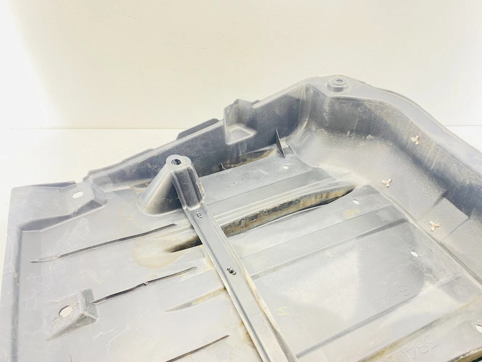 10-15 LEXUS IS350 IS250 CUBIERTA PROTECTORA CONTRA SALPICADURAS PISO PARTE INFERIOR TRASERA OEM Foto 4 de 4