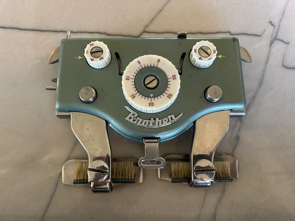 Máquina de Tricô Brother Customline 47 - Usado, Estado Não Verificado, Veja Fotos - Imagem 4 de 4