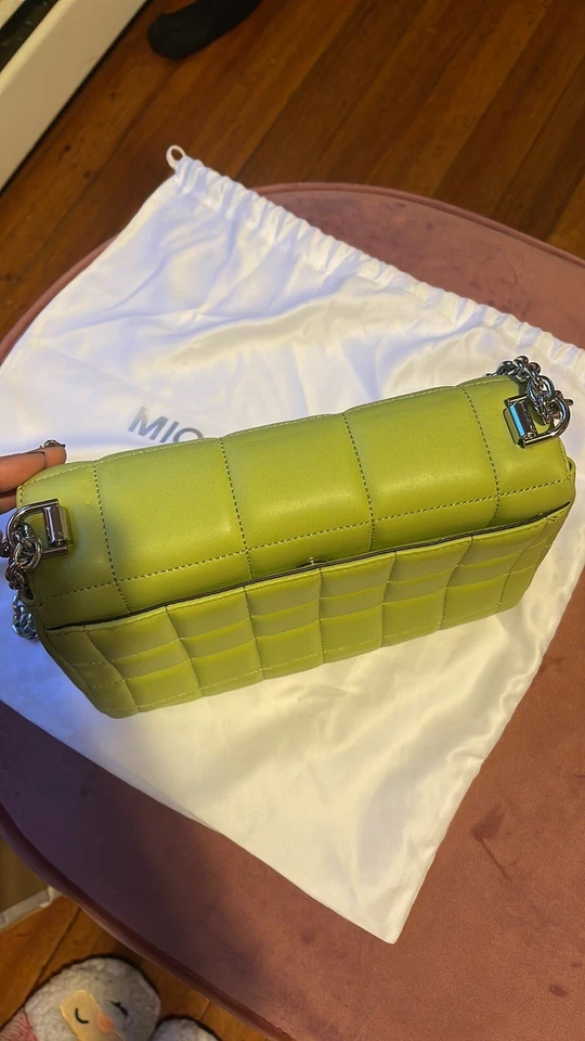 Bandolera/hombro grande acolchada de cuero verde lima Michael Kors Soho nueva con etiquetas Foto 4 de 4