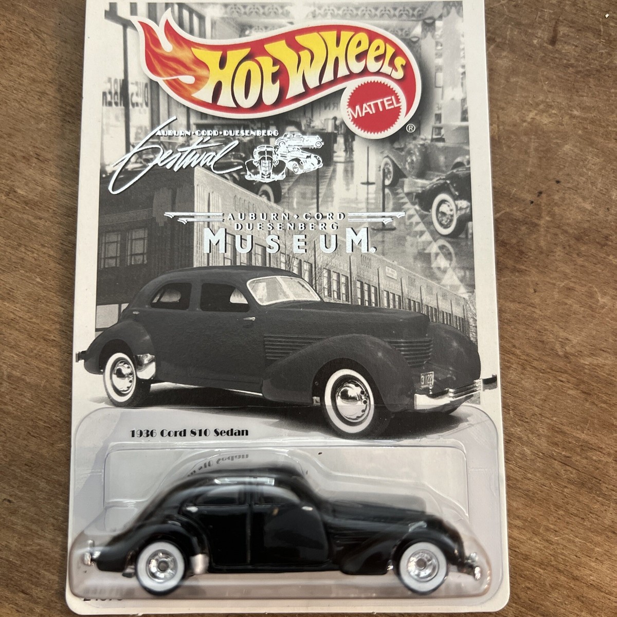 Hot Wheels - Auburn Cord Duesenberg Museum - 1936 Cord 810 Sedan