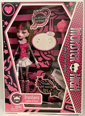 ORIGINAL Monster High Draculaura Gen 1/Wave 1 DOLL - NIB - N2851 ( 2009)