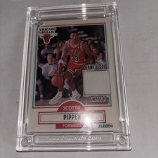 1990-91 Fleer - Scottie Pippen #30 Game Used Swatch- Jersey Fusion