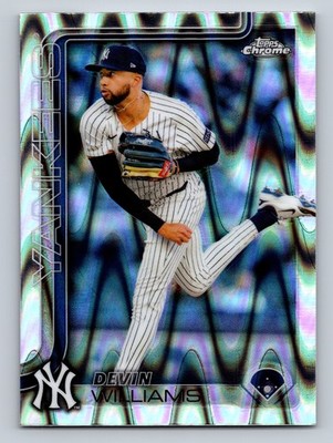 2025 Topps Chrome #153 Devin Williams Raywave Refractors