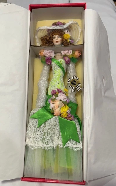 Muñeca de porcelana Bob Mackie 1995 22" temporada de primavera bellezas legendarias sin usar, en caja con certificado de autenticidad Foto 3 de 4
