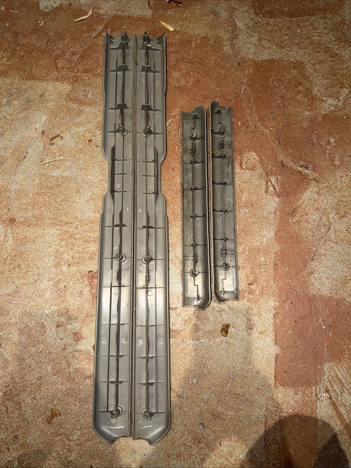 01-04 TOYOTA TACOMA UMBRAL DE PUERTA MOLDURA DELANTERA/TRASERA DOBLE CABINA USADO FABRICANTE ORIGINAL ¡4 PIEZAS! Foto 3 de 4