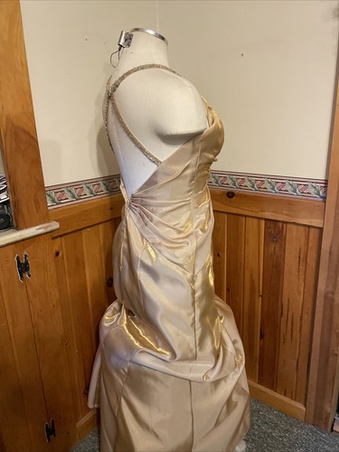 Mori Lee Gold Lame’ Gown Flattering, Elegant Sequins Size 5/6 Formal Prom Ball - 第 8/19 張圖片