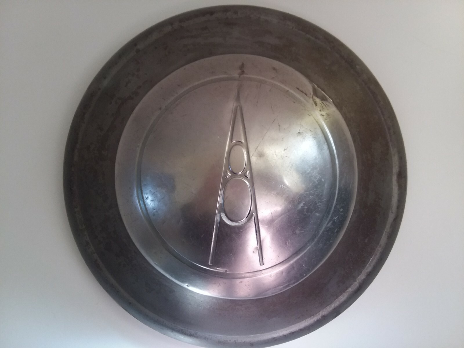 1930s 1940s Ford Deluxe Hubcap 13" Diameter Chrome Good "Flying Saucer