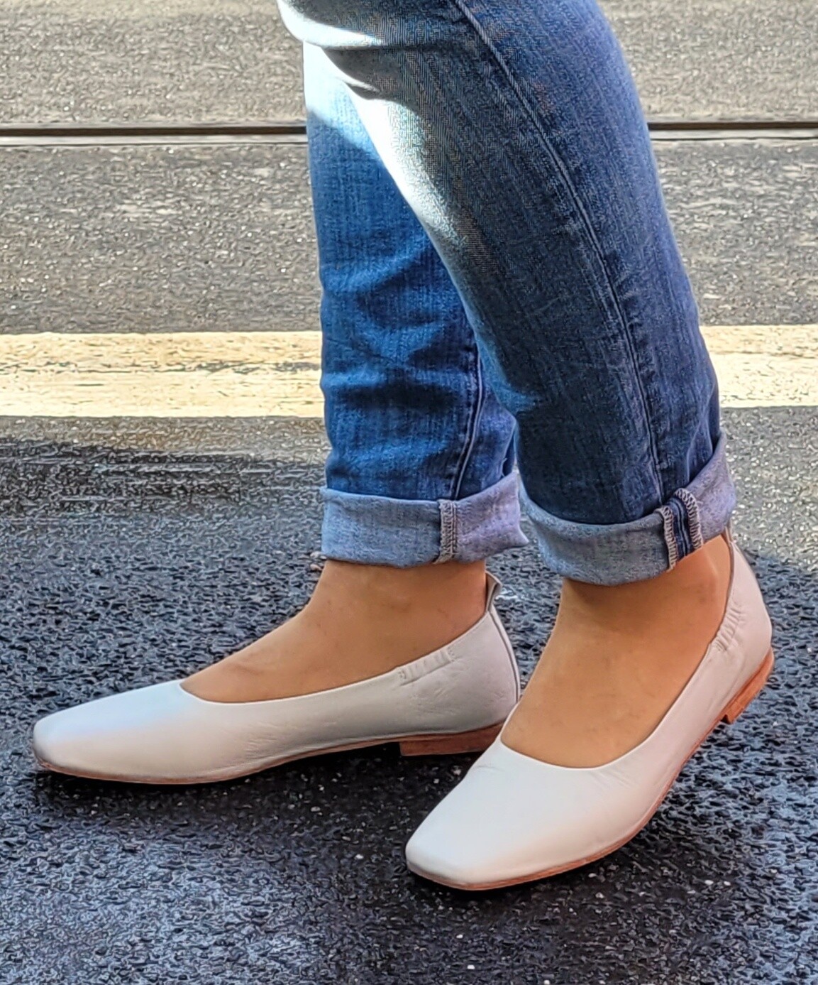 Белые туфли Rebecca W02 1W V3 Светло-серые женские балетки из натуральной кожи